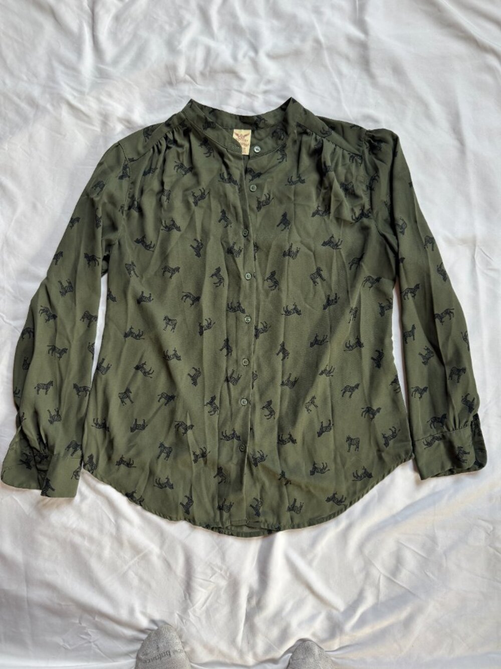 Faded Glory Olive Green Horse Print Button Up Top Size M